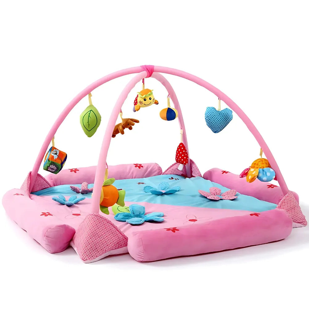 Tapis bébé floral avec 9 jouets suspendus, doux et sécurisé, parfait pour l'éveil sensoriel des bébés.
