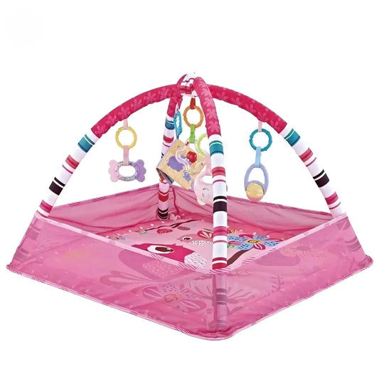Rose tapis bébé musical sensoriel avec jouets suspendus et couleurs stimulantes pour l'éveil de l'enfant.